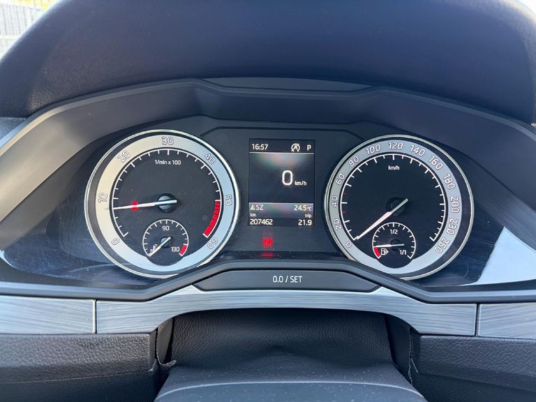 Škoda Superb III Combi 2.0 TDI DSG — фото 10