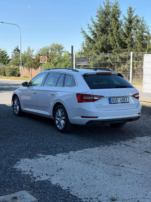 Škoda Superb III Combi 2.0 TDI DSG — фото 3