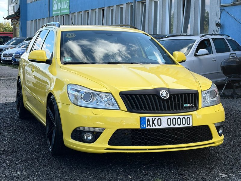 Škoda Octavia II RS 2.0 TDI — екстер'єр спереду