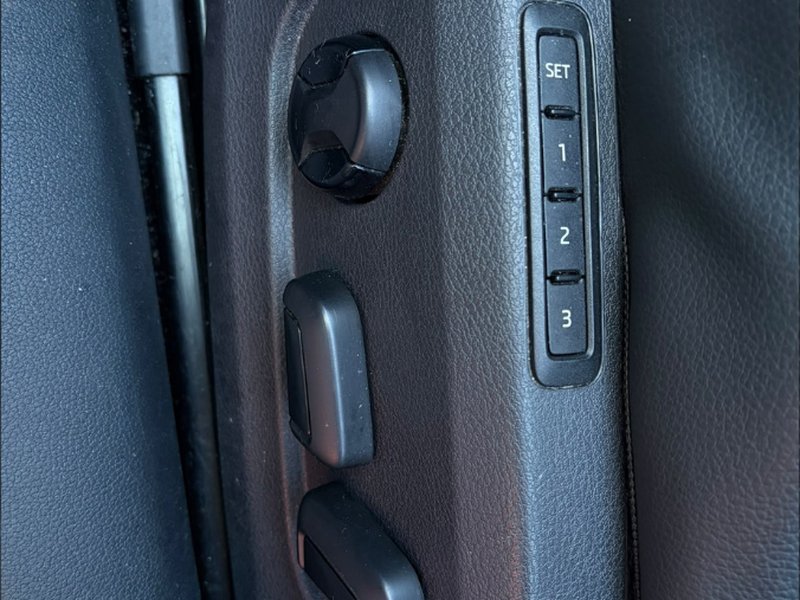 Škoda Superb Sedan 2.0 TDI — панель дверей, крупний план